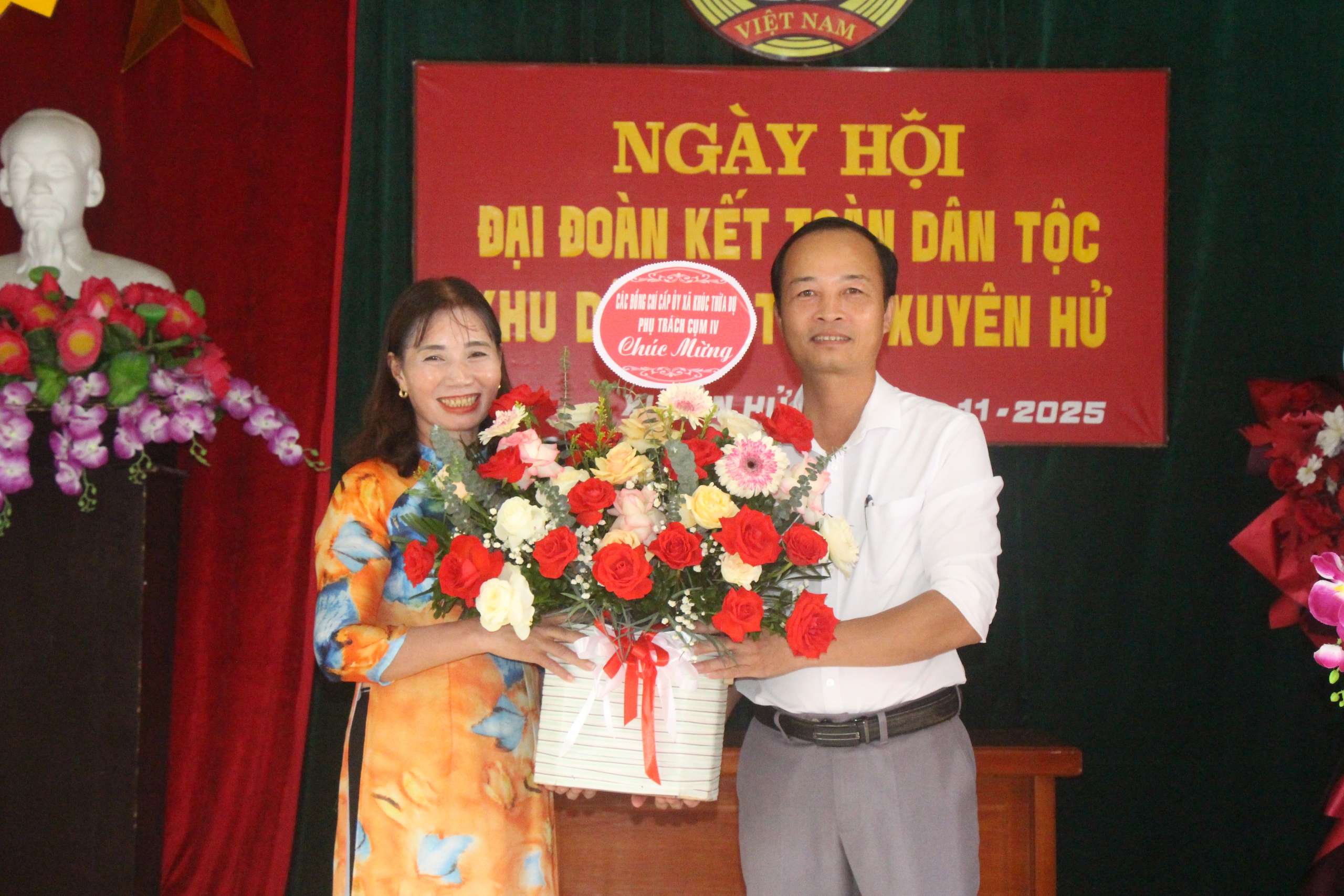 Bữa cơm kết đoàn, ấm tình người của người dân làng Hổ - Ảnh 4.