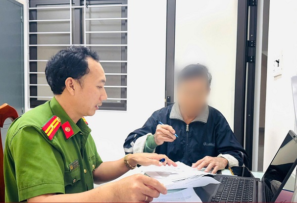 Công an kịp thời giải cứu người đàn ông ở Đà Nẵng bị thao túng qua điện thoại- Ảnh 1.