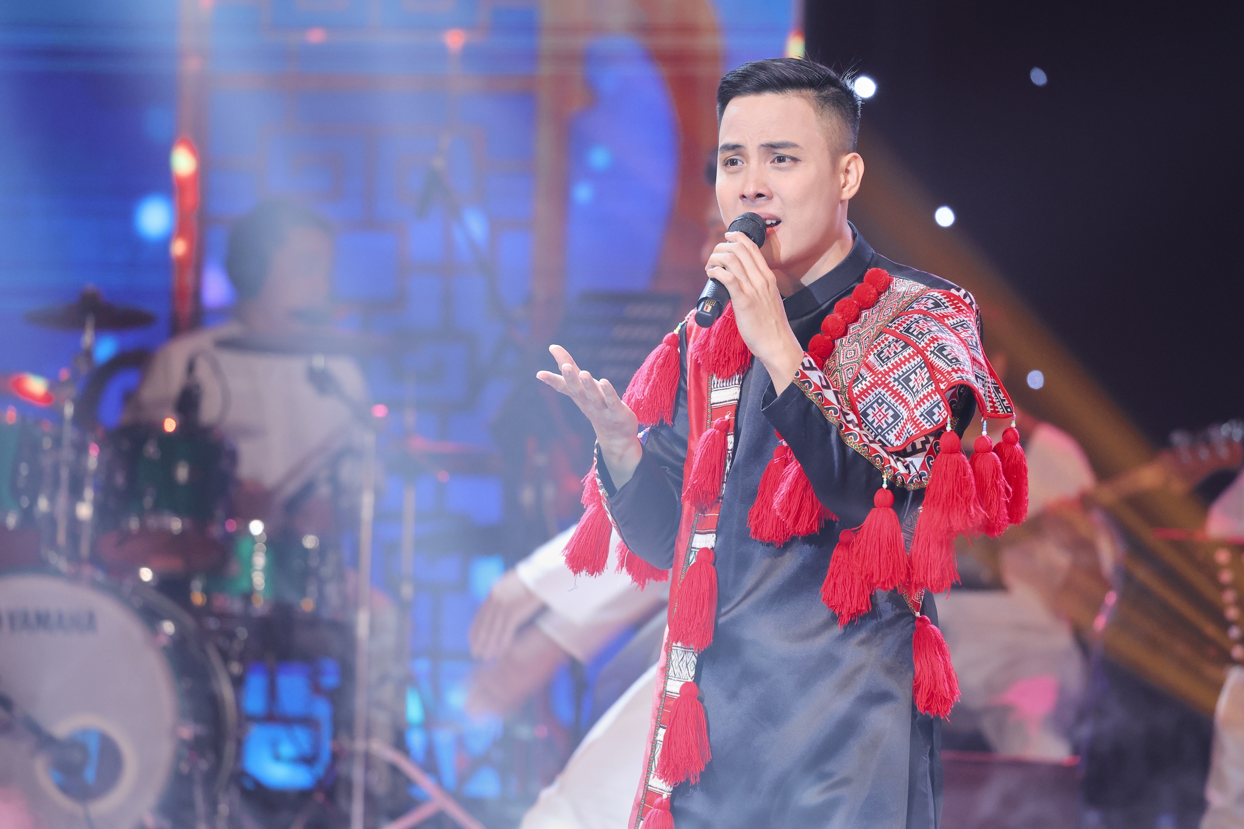 Gala Xếp hạng Tiếng hát Việt toàn cầu 2025: Đêm nhạc mãn nhãn, khép lại hành trình tìm kiếm tài năng âm nhạc Việt - Ảnh 4.