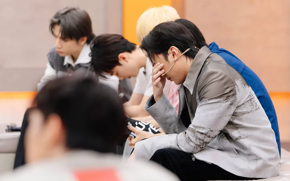 SOOBIN bật khóc khi thành viên đầu tiên bị loại khỏi "Tân binh toàn năng"