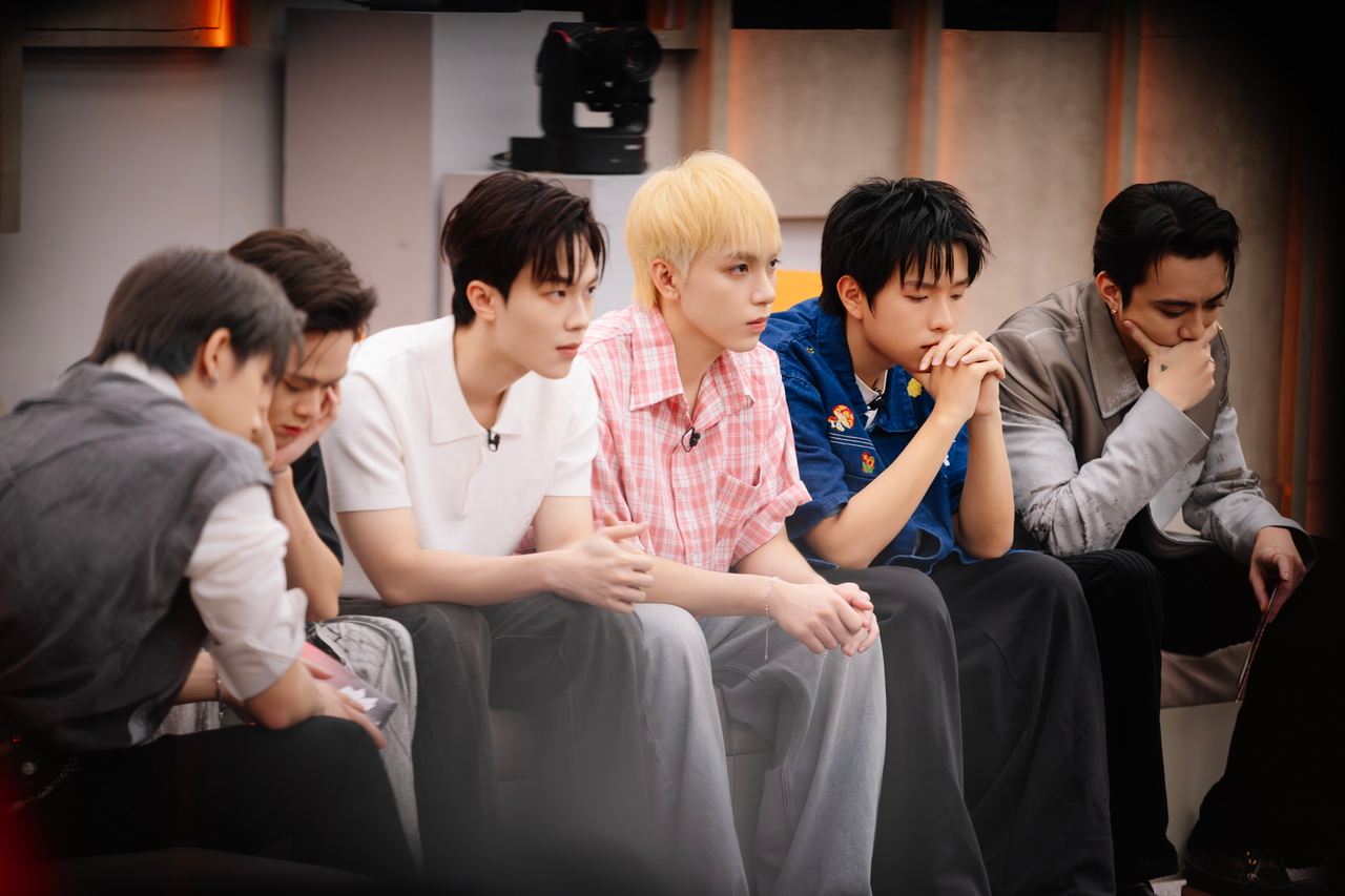 SOOBIN bật khóc khi thành viên đầu tiên bị loại khỏi 'Tân binh toàn năng' - Ảnh 2.