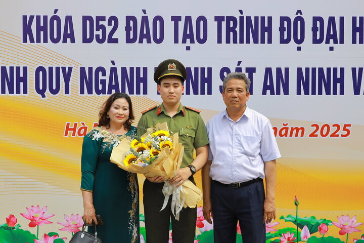 Chân dung thủ khoa Học viện An ninh Nhân dân 23 tuổi - Ảnh 2.