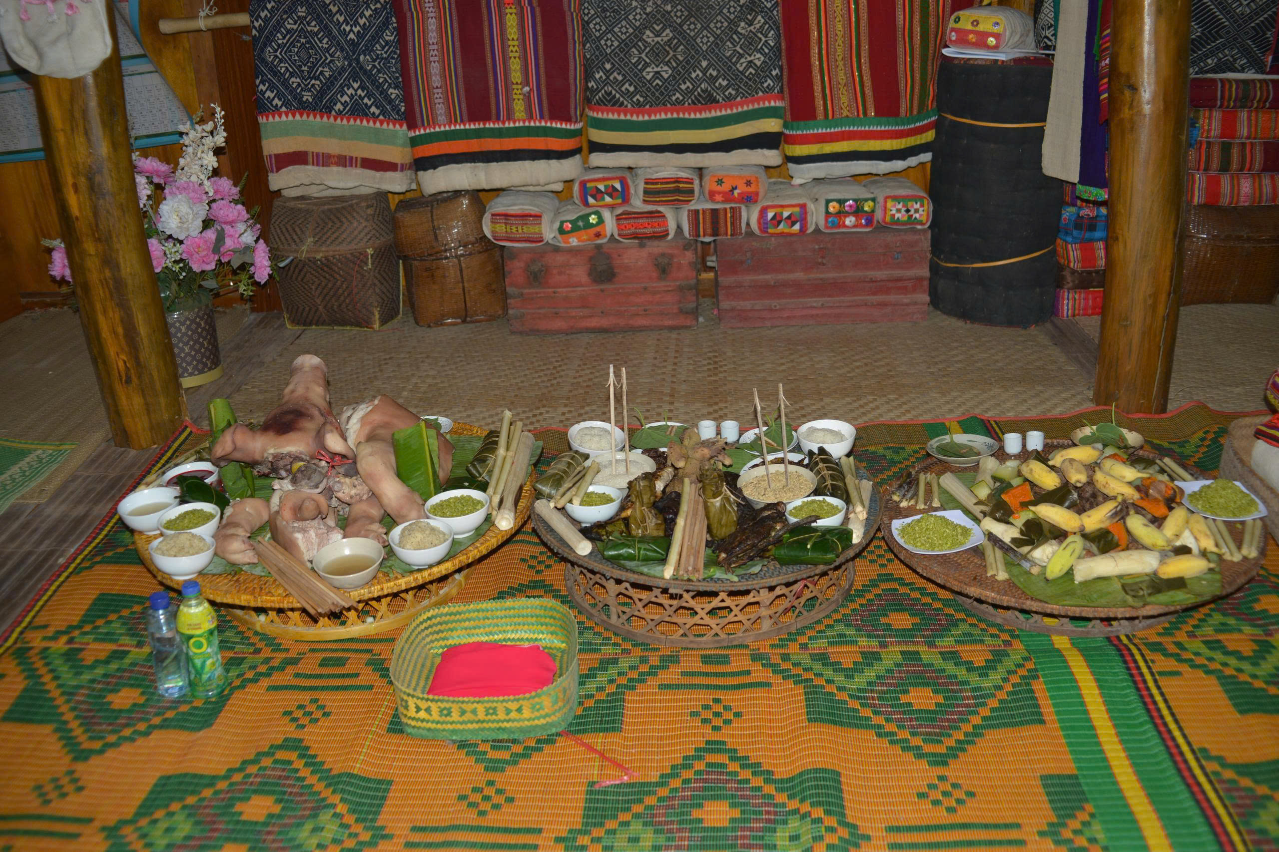 Về Yên Châu - Sơn La vui mùa Lễ hội cơm mới - Ảnh 3.