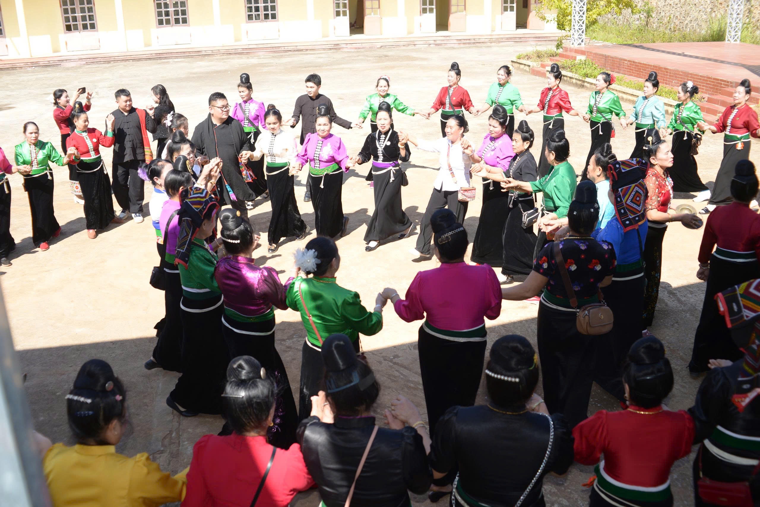 Về Yên Châu - Sơn La vui mùa Lễ hội cơm mới - Ảnh 9.