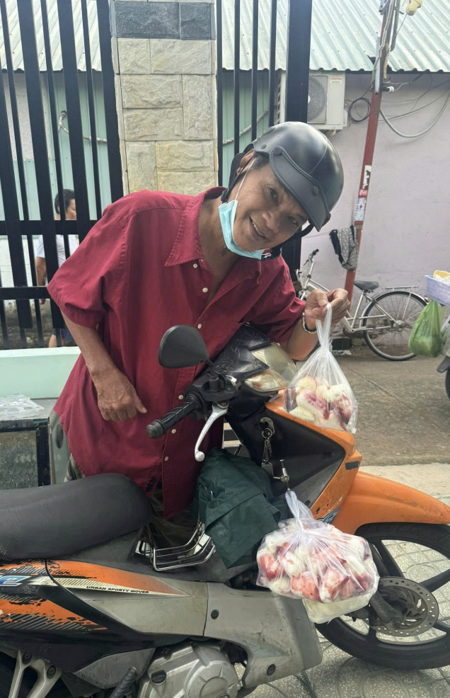 Nghệ sĩ Mai Trần U80 giã từ nghệ thuật vì bạo bệnh , sống cuộc đời shipper - Ảnh 6.