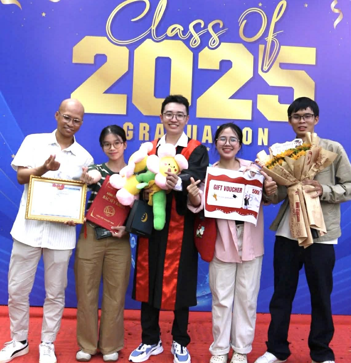 Lối rẽ của nam sinh tốt nghiệp loại giỏi Y khoa ĐH Y Dược TPHCM sau cú trượt nội trú - Ảnh 2.