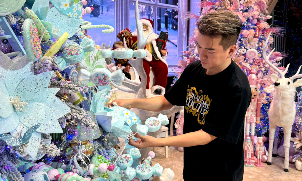 Noel cuối cùng trong biệt thự triệu đô của nam ca sĩ "nghiện" trang trí Giáng sinh