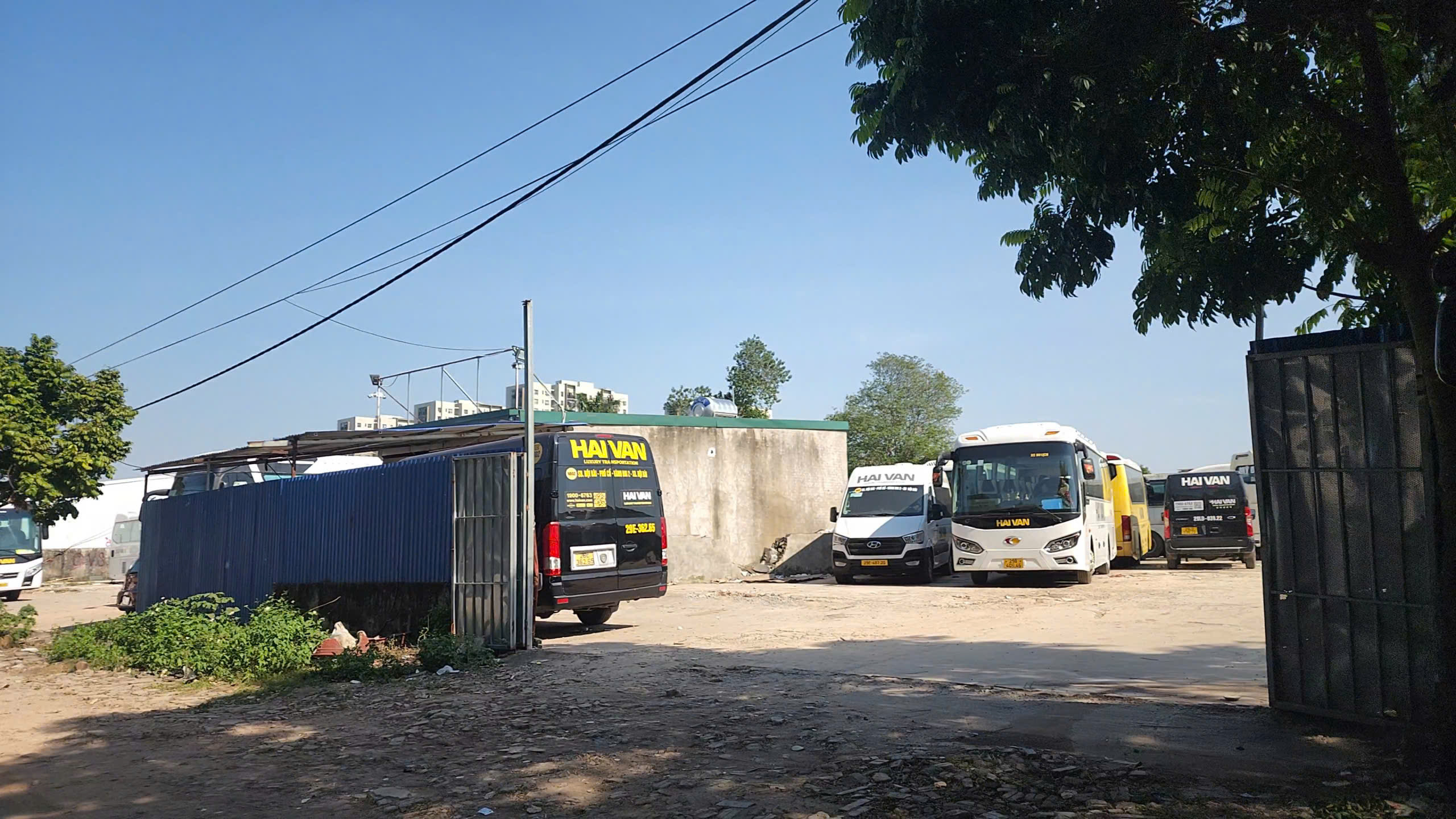 Hà Nội lo ngại rủi ro cháy nổ từ Nhà xưởng tạm làm sân pickleball - Ảnh 13. Hà Nội lo ngại rủi ro cháy nổ từ Nhà xưởng tạm làm sân pickleball - Ảnh 13.