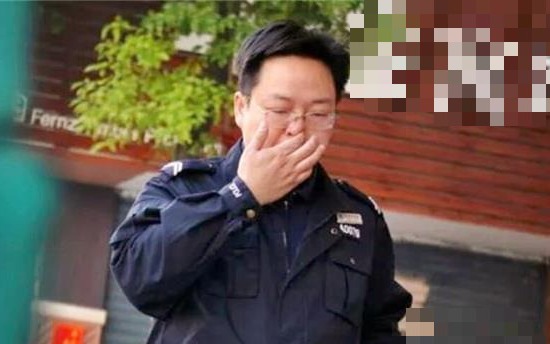 Tưởng đổi đời khi tốt nghiệp đại học top đầu, chàng trai vỡ mộng khi đi làm: 20 năm không dám họp lớp