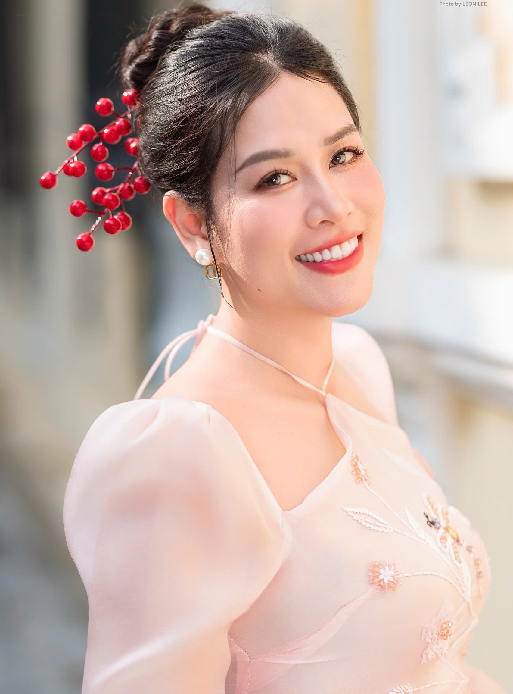 Diễn viên Hà Hương trở lại màn ảnh với 2 bộ phim mới trong năm 2026 - Ảnh 4. Diễn viên Hà Hương trở lại màn ảnh với 2 bộ phim mới trong năm 2026 - Ảnh 4.