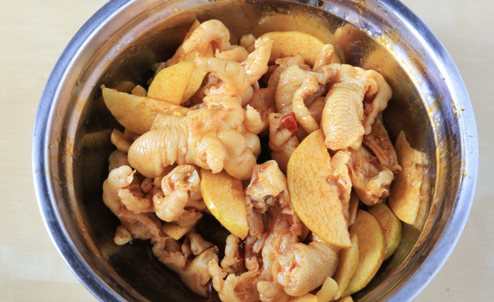 Chân gà sốt Thái hương lê: Món 