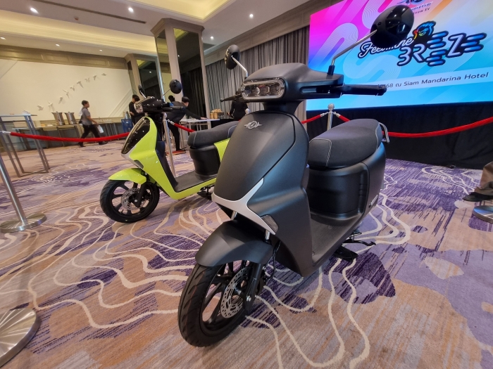 Xe máy điện giá 34,5 triệu đồng pin khỏe, sở hữu khóa thông minh, động cơ chống nước đẹp hơn SH Mode, rẻ ngang Vision- Ảnh 4. Xe máy điện giá 34,5 triệu đồng pin khỏe, sở hữu khóa thông minh, động cơ chống nước đẹp hơn SH Mode, rẻ ngang Vision- Ảnh 4.