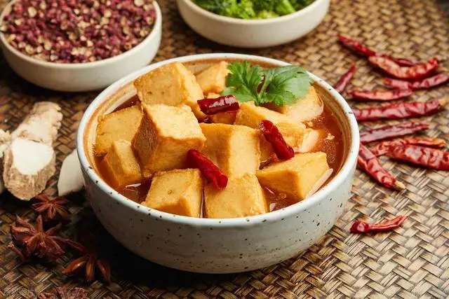 Người phụ nữ 40 tuổi ăn đậu phụ mỗi ngày, sau 2 năm đi khám bác sĩ nhìn kết quả đứng hình- Ảnh 1.