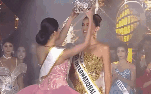Khoảnh khắc khép lại nhiệm kỳ Miss International 2025 của Hoa hậu Thanh Thủy - Ảnh 1.