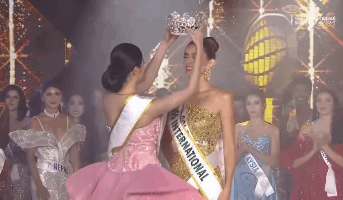 Khoảnh khắc khép lại nhiệm kỳ Miss International 2025 của Hoa hậu Thanh Thủy - Ảnh 3.