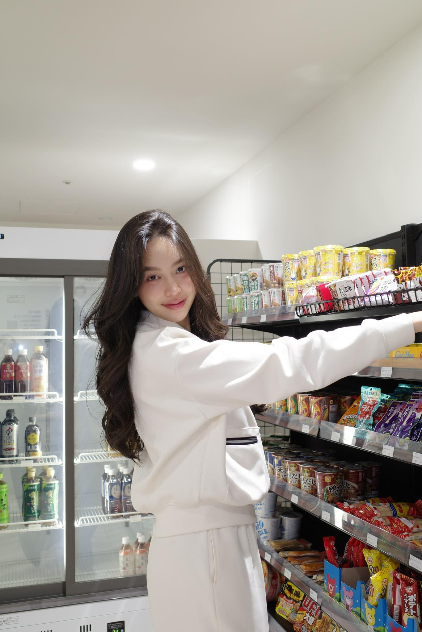 Mặt mộc gây sốc của Hoa hậu Thanh Thủy: Vẻ đẹp tự nhiên không cần trang điểm - Ảnh 6. Mặt mộc gây sốc của Hoa hậu Thanh Thủy: Vẻ đẹp tự nhiên không cần trang điểm - Ảnh 6.