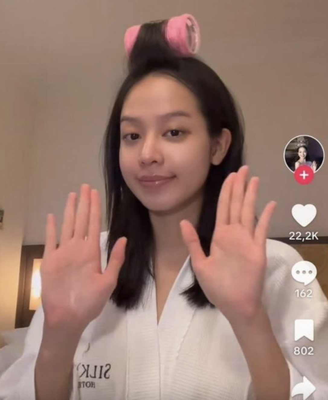 Mặt mộc gây sốc của Hoa hậu Thanh Thủy: Vẻ đẹp tự nhiên không cần trang điểm - Ảnh 4. Mặt mộc gây sốc của Hoa hậu Thanh Thủy: Vẻ đẹp tự nhiên không cần trang điểm - Ảnh 4.