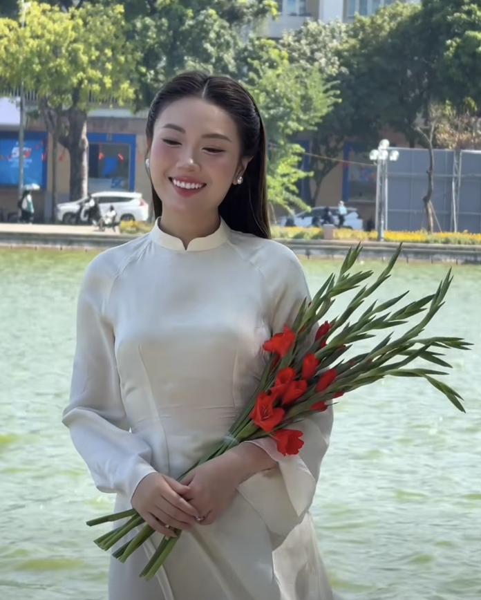 Hậu trường ảnh cưới kiều My: Nữ diễn viên phim ' giờ vàng ' VTV Hé lộ điều bất ngờ - Ảnh 4. Hậu trường ảnh cưới kiều My: Nữ diễn viên phim ' giờ vàng ' VTV Hé lộ điều bất ngờ - Ảnh 4.