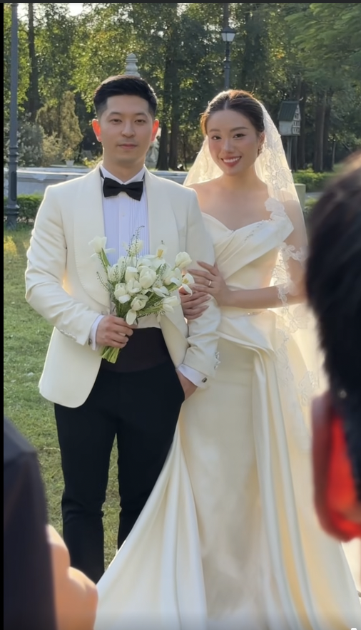 Hậu trường ảnh cưới kiều My: Nữ diễn viên phim ' giờ vàng ' VTV Hé lộ điều bất ngờ - Ảnh 5. Hậu trường ảnh cưới kiều My: Nữ diễn viên phim ' giờ vàng ' VTV Hé lộ điều bất ngờ - Ảnh 5.