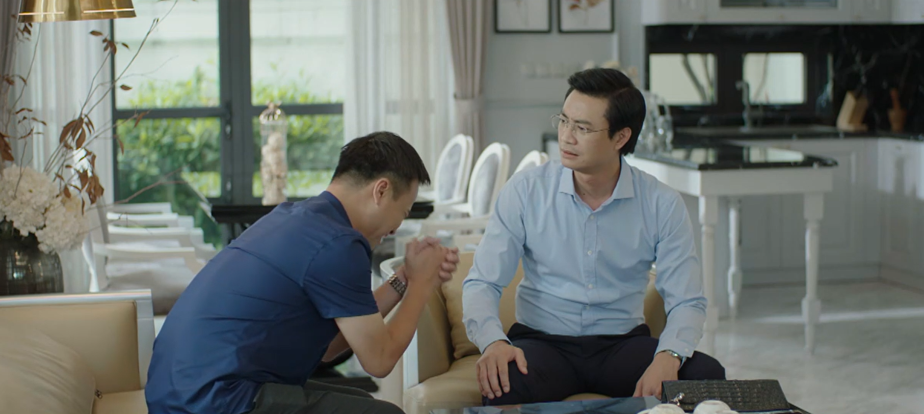 Viên tìm cách trốn ra nước ngoài, Vinh tống tiền doanh nghiệp - Ảnh 4.