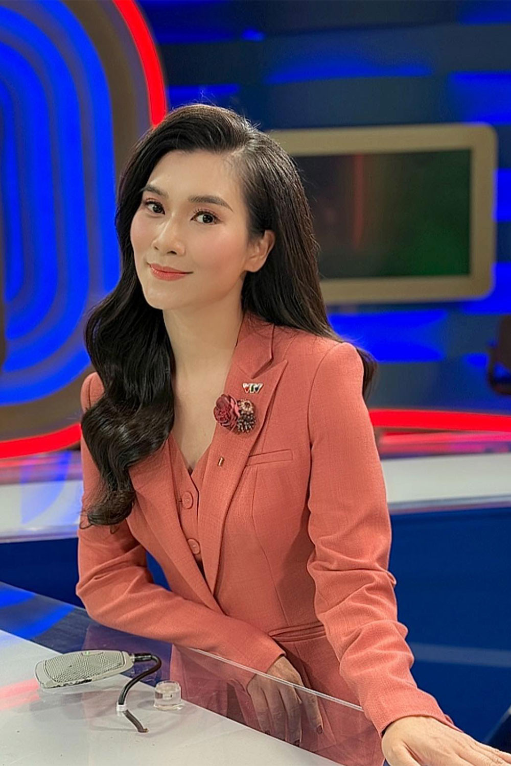 3 MC VTV tên Trang: Người yêu cầu thủ nổi tiếng, người dẫn thời sự cả nước biết - Ảnh 8.