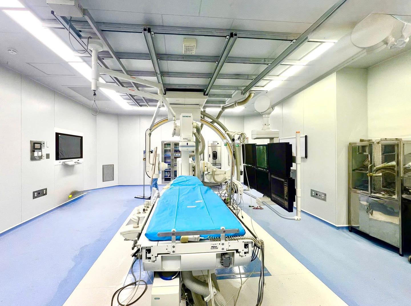 Khoa Tim mạch Bệnh viện 19-8 chính thức vận hành phòng can thiệp tim mạch theo tiêu chuẩn quốc tế - Ảnh 2. Khoa Tim mạch Bệnh viện 19-8 chính thức vận hành phòng can thiệp tim mạch theo tiêu chuẩn quốc tế - Ảnh 2.