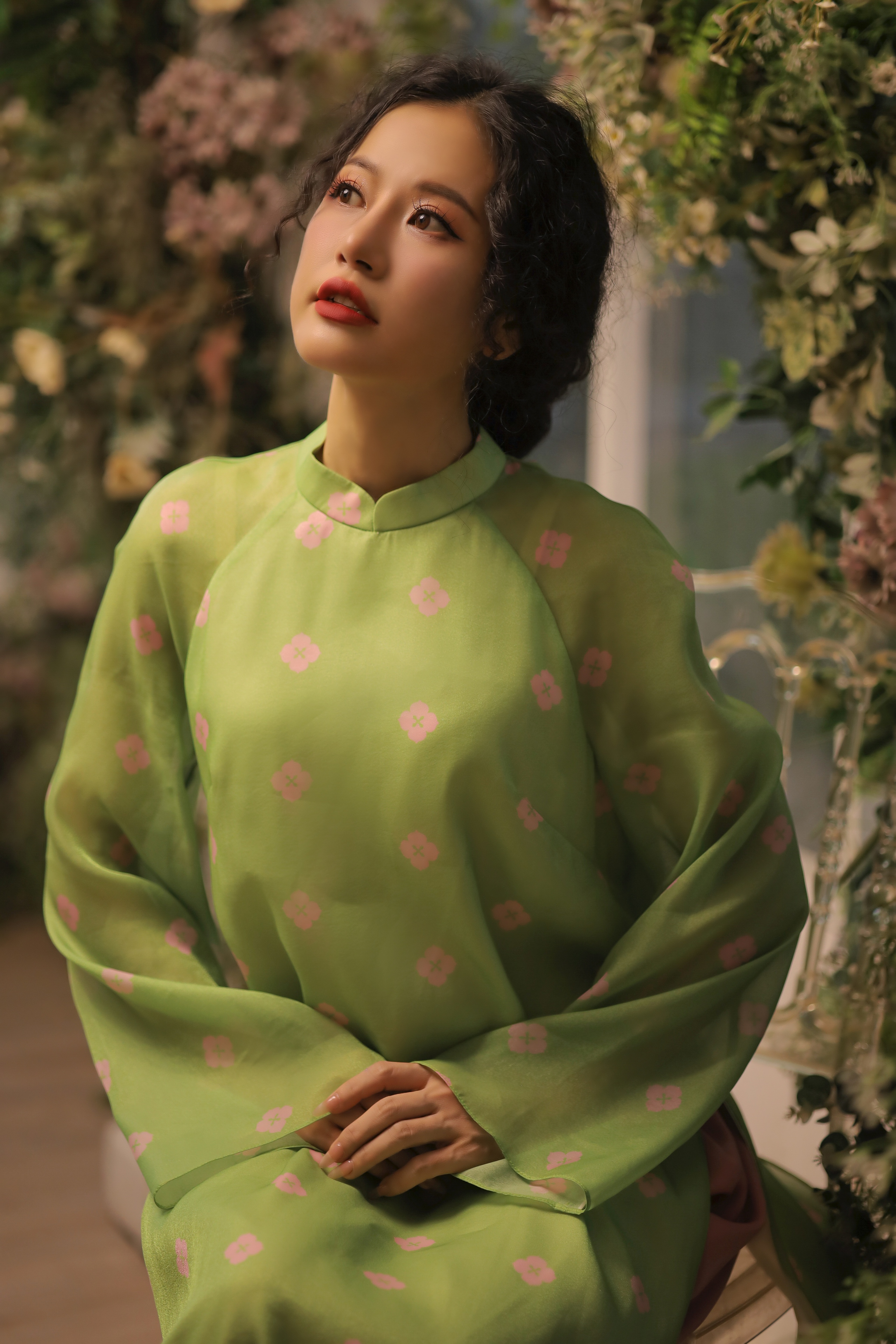 Hà Trịnh – Từ biên kịch của VFC đến ca sĩ hát nhạc tình được yêu thích - Ảnh 6. Hà Trịnh – Từ biên kịch của VFC đến ca sĩ hát nhạc tình được yêu thích - Ảnh 6.