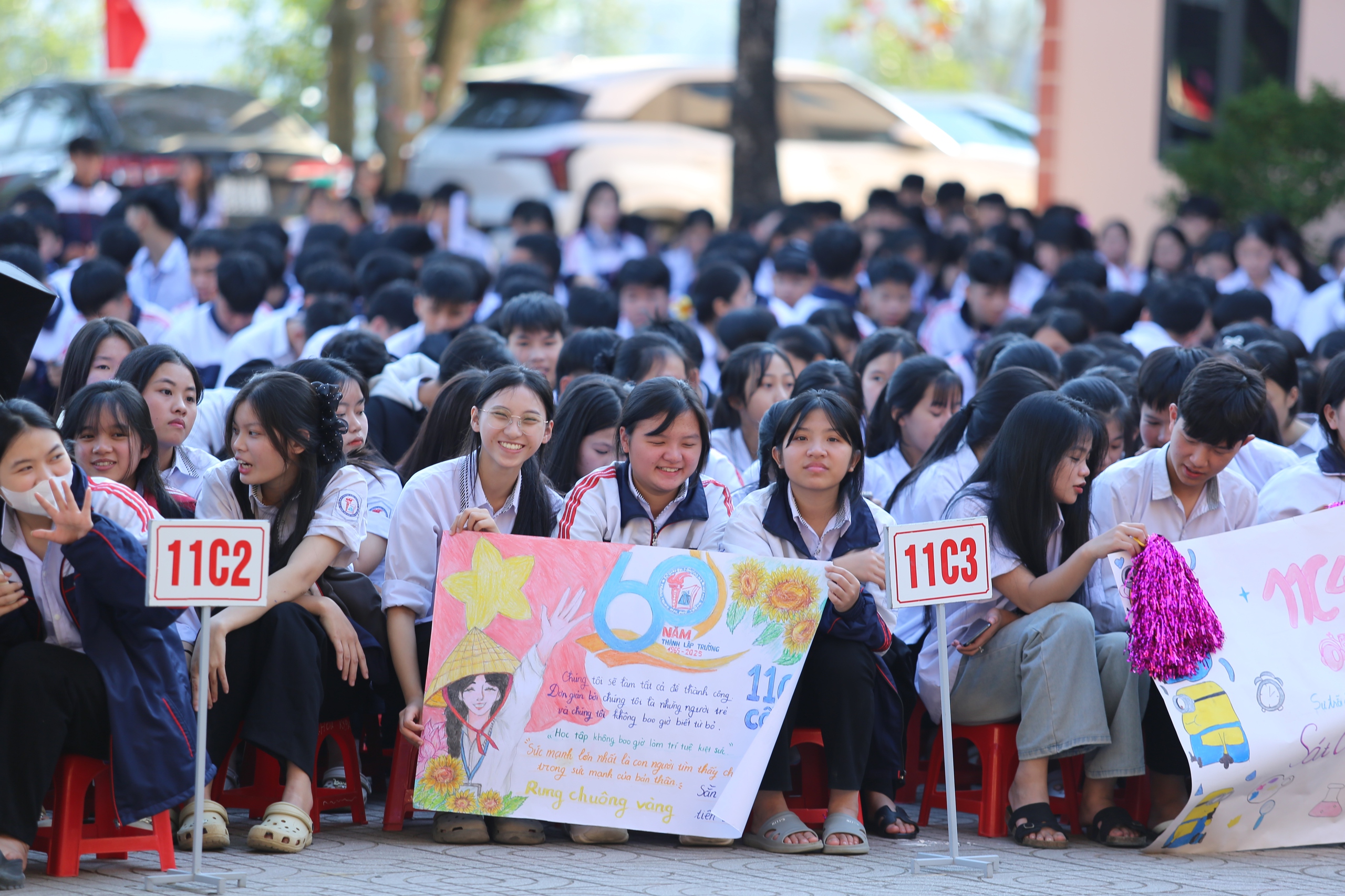 Cuộc thi Rung chuông vàng nâng cao kiến thức bảo vệ thế hệ trẻ tại Trường THPT Anh Sơn - Ảnh 4.