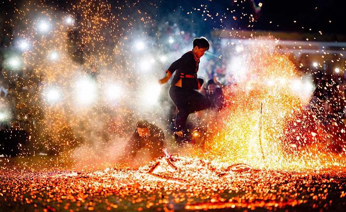 Về Tuyên Quang xem Lễ hội Nhảy lửa (Pút Tồng) đặc sắc của người Pà Thẻn - Ảnh 2. Về Tuyên Quang xem Lễ hội Nhảy lửa (Pút Tồng) đặc sắc của người Pà Thẻn - Ảnh 2.