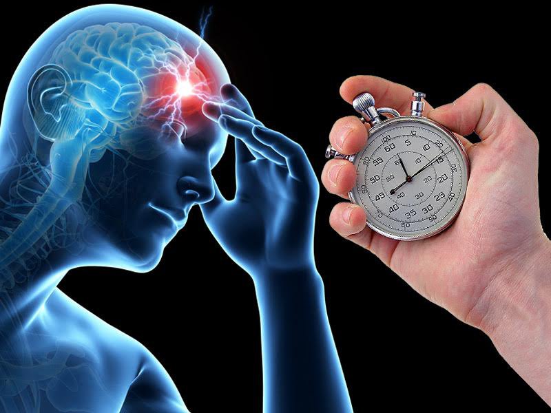 Người phụ nữ 48 tuổi cấp cứu trong đêm sau khi uống thuốc 'ngừa đột quỵ': Bác sĩ chỉ rõ sai lầm nguy hiểm - Ảnh 2.
