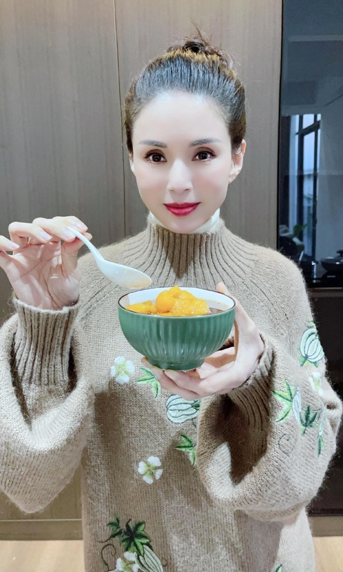 Ngỡ ngàng với sắc vóc ở tuổi 59 của 'Tiểu Long Nữ đẹp nhất màn ảnh' - Ảnh 7.