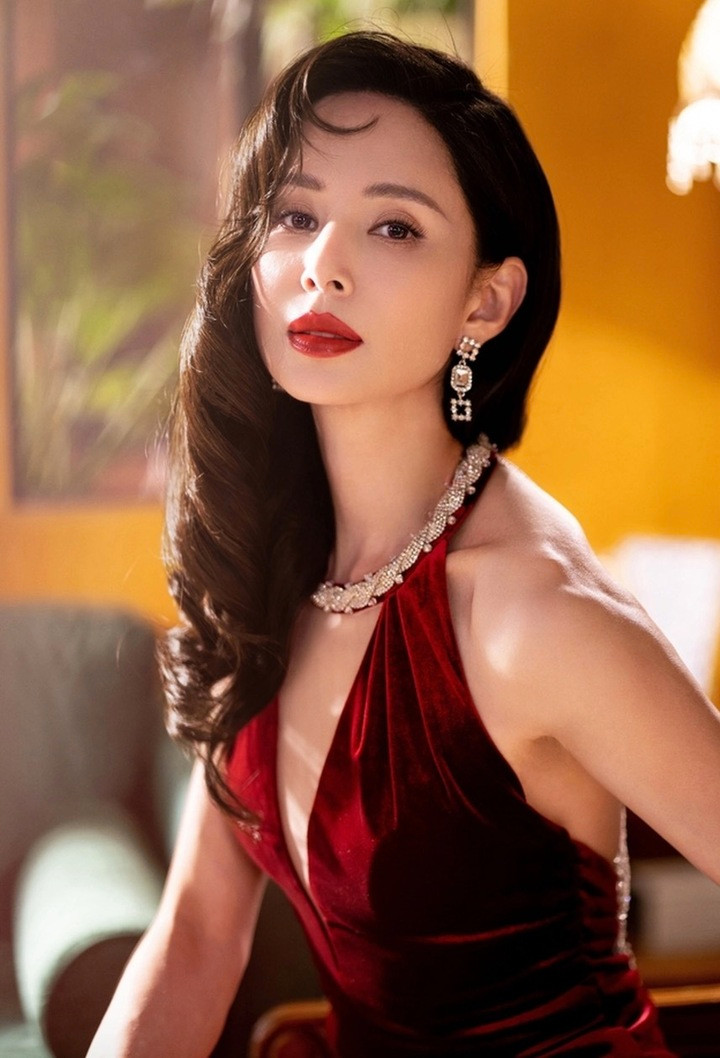 Ngỡ ngàng với sắc vóc ở tuổi 59 của 'Tiểu Long Nữ đẹp nhất màn ảnh' - Ảnh 11.