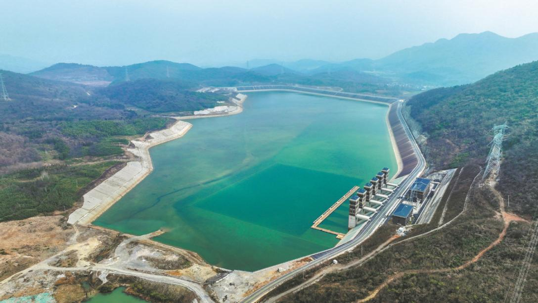 Kỳ tích chưa từng có: Quốc gia tỷ dân chặn đứng sông dữ trong 24 giờ, xây 2 đập thủy điện công suất khủng- Ảnh 3.