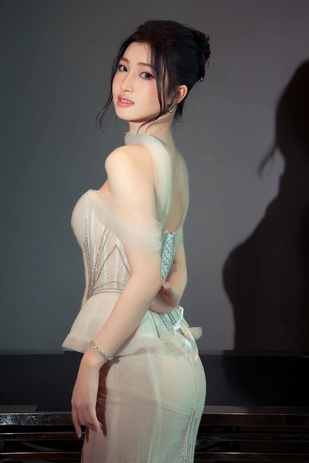 4 á hậu gương mặt đẹp nhất Việt Nam càng ngắm càng mê là ai? - Ảnh 3.