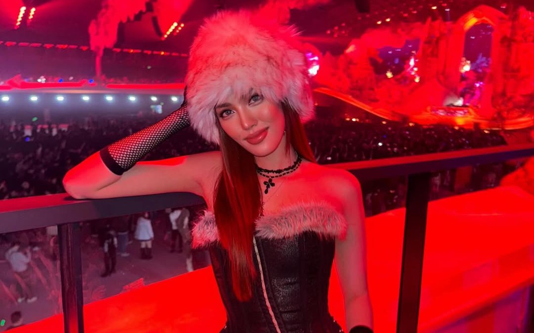 Lan Khu&ecirc; khoe sắc v&oacute;c gợi cảm tại Thượng Hải