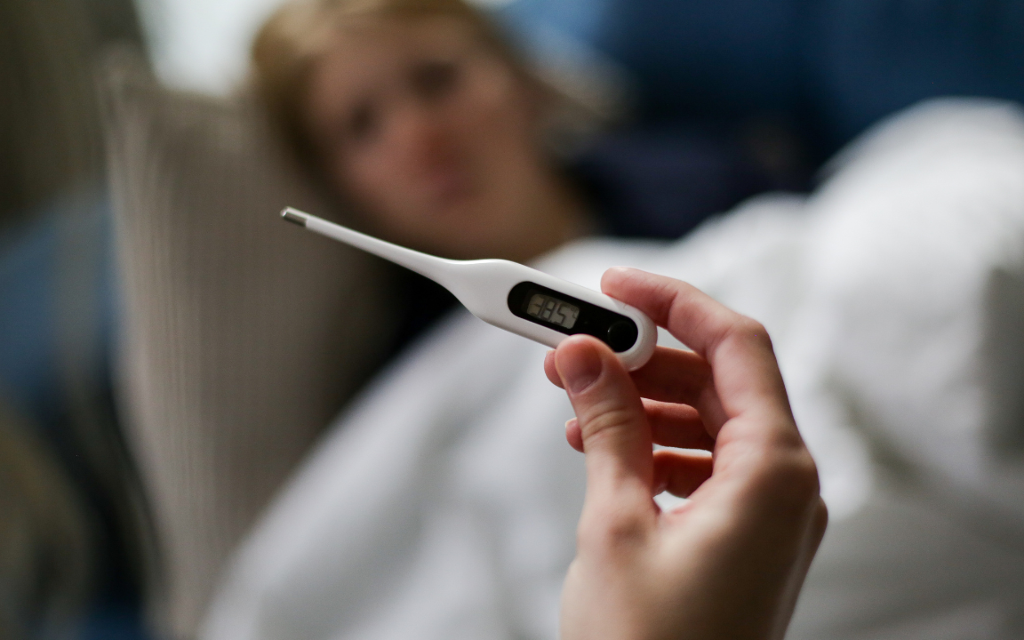 Bệnh cúm làm gì cho nhanh khỏi: 6 loại nước nên bổ sung thường xuyên để giảm ho, nghẹt mũi - Ảnh 8.