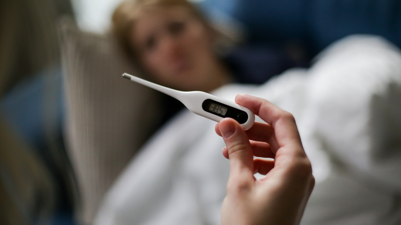 Sốt cao 1 ngày không hạ, bé 13 tuổi đi khám phát hiện cúm A - Ảnh 2. Sốt cao 1 ngày không hạ, bé 13 tuổi đi khám phát hiện cúm A - Ảnh 2.