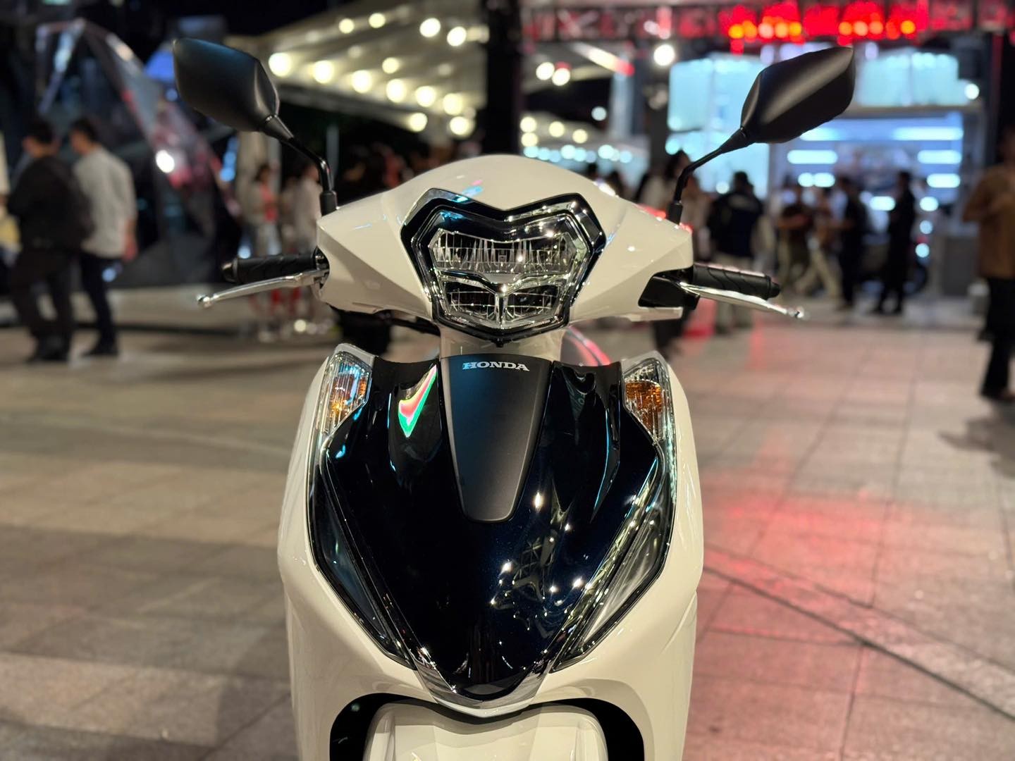 Giá xe ga Honda mới bán ở Việt Nam đẹp vượt trội, công nghệ đỉnh cao: Rẻ nhất 40,2 triệu đồng, đắt nhất bao nhiêu? - Ảnh 15. Giá xe ga Honda mới bán ở Việt Nam đẹp vượt trội, công nghệ đỉnh cao: Rẻ nhất 40,2 triệu đồng, đắt nhất bao nhiêu? - Ảnh 15.