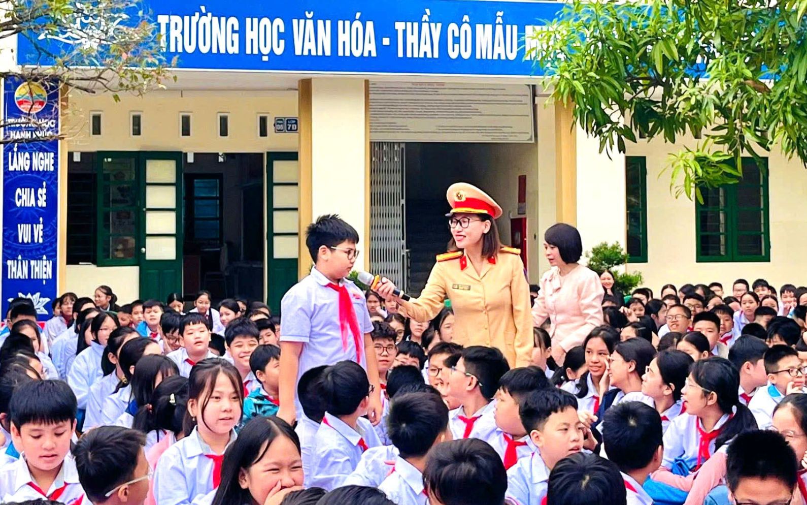 anh-ngoai1-1762498732885392942959-0-0-994-1590-crop-17624988647321633932305.jpg