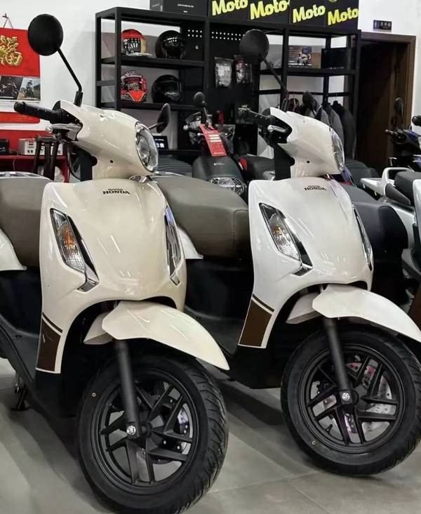 Giá xe ga Honda Spacy 125cc chỉ 32 triệu đồng , trang bị vượt trội so với SH Mode - Ảnh 3.