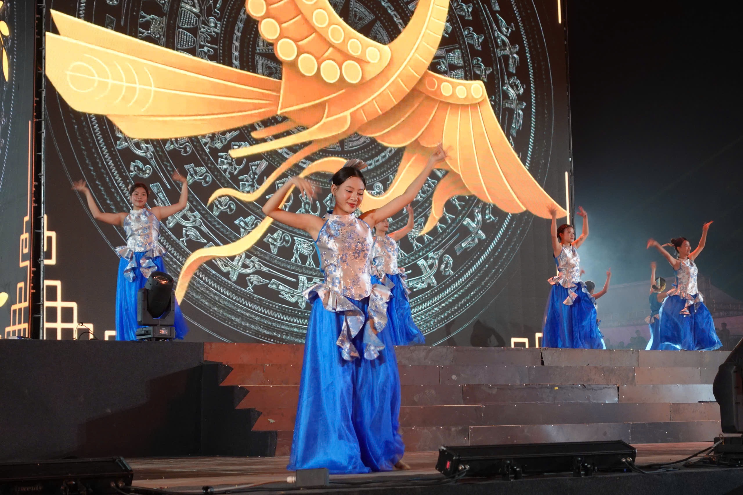 Festival Thăng Long - Hà Nội 2025: Bữa tiệc nghệ thuật đậm sắc màu văn hóa Thủ đô - Ảnh 4. Festival Thăng Long - Hà Nội 2025: Bữa tiệc nghệ thuật đậm sắc màu văn hóa Thủ đô - Ảnh 4.