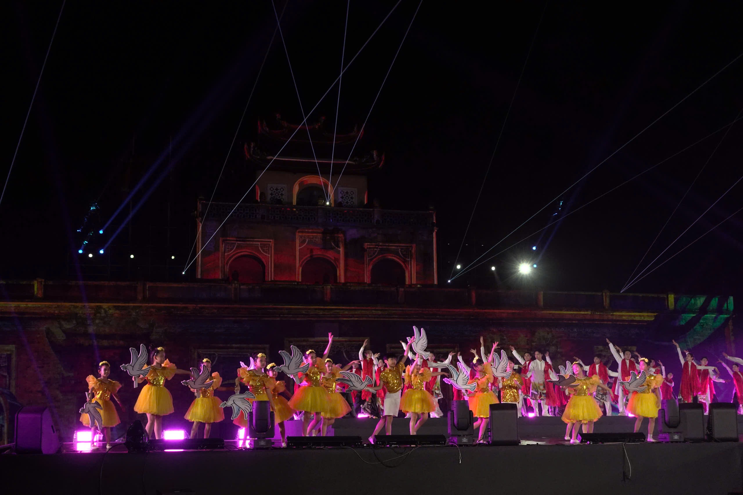 Festival Thăng Long - Hà Nội 2025: Bữa tiệc nghệ thuật đậm sắc màu văn hóa Thủ đô - Ảnh 6. Festival Thăng Long - Hà Nội 2025: Bữa tiệc nghệ thuật đậm sắc màu văn hóa Thủ đô - Ảnh 6.