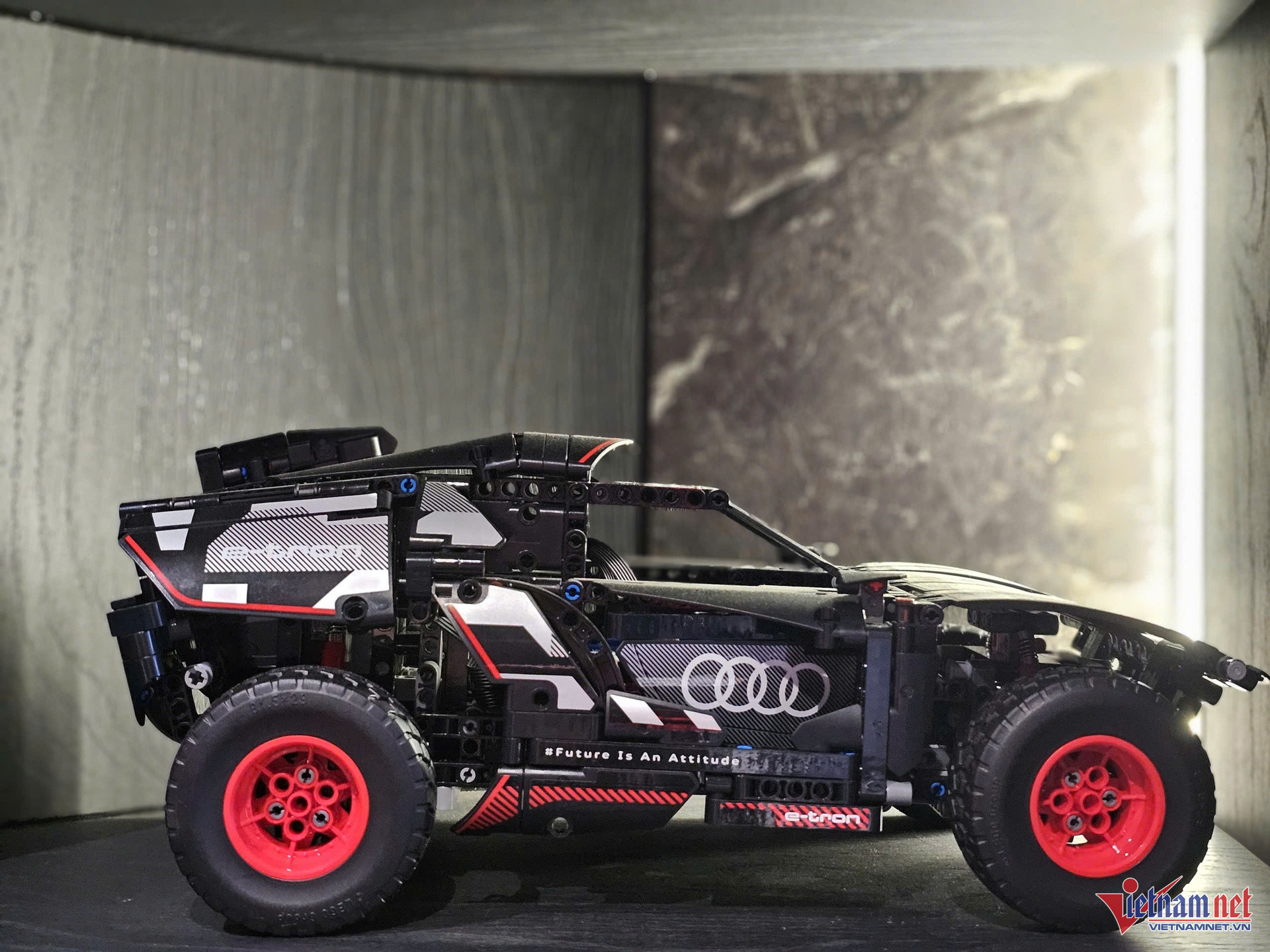 Sở thích độc lạ của Nguyễn Văn Chung trong căn hộ 10 tỷ đồng ở TPHCM - Ảnh 9.