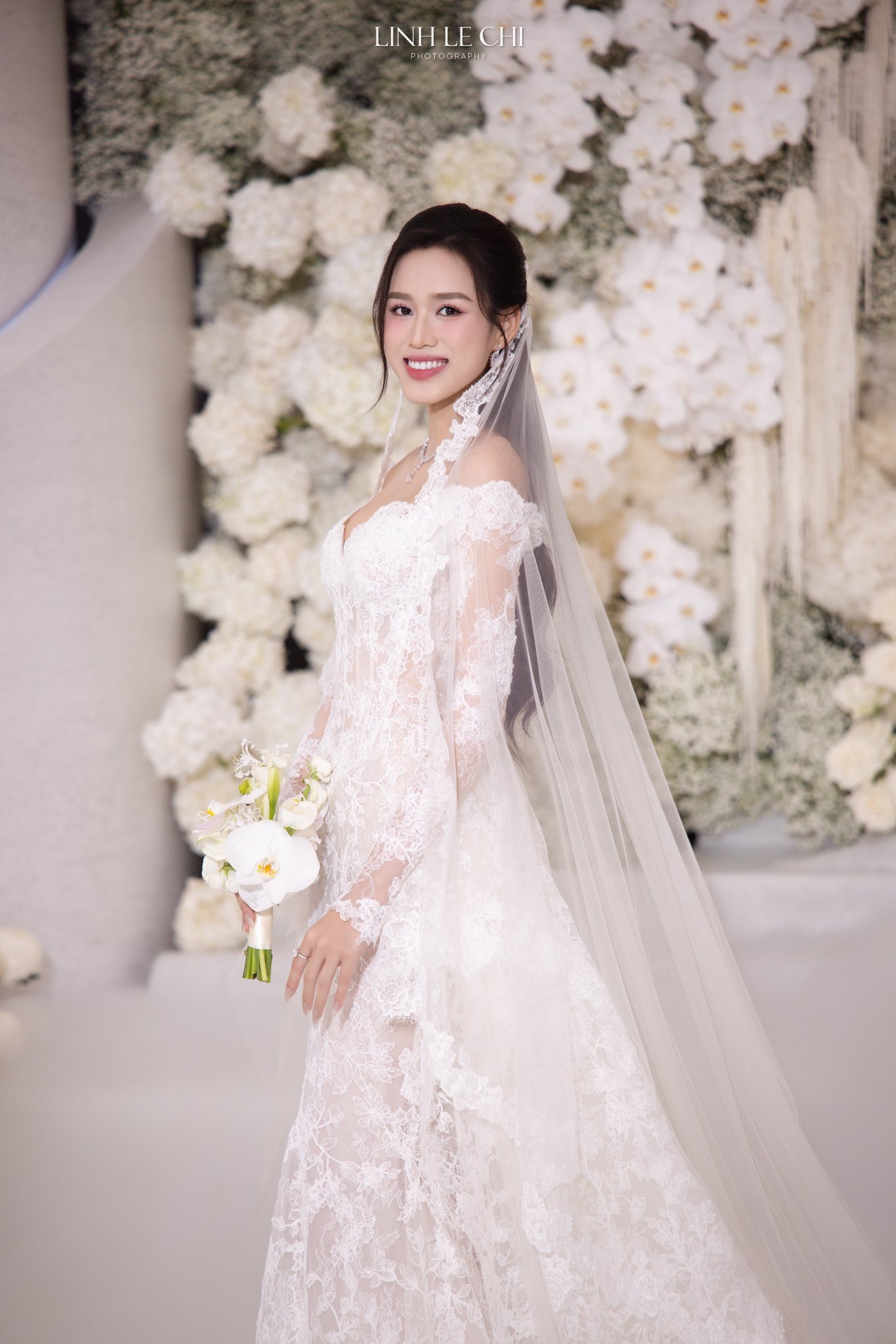 Bố mẹ chồng Đỗ Thị Hà gây ấn tượng tại tiệc cưới hoành tráng của con - Ảnh 13. Bố mẹ chồng Đỗ Thị Hà gây ấn tượng tại tiệc cưới hoành tráng của con - Ảnh 13.