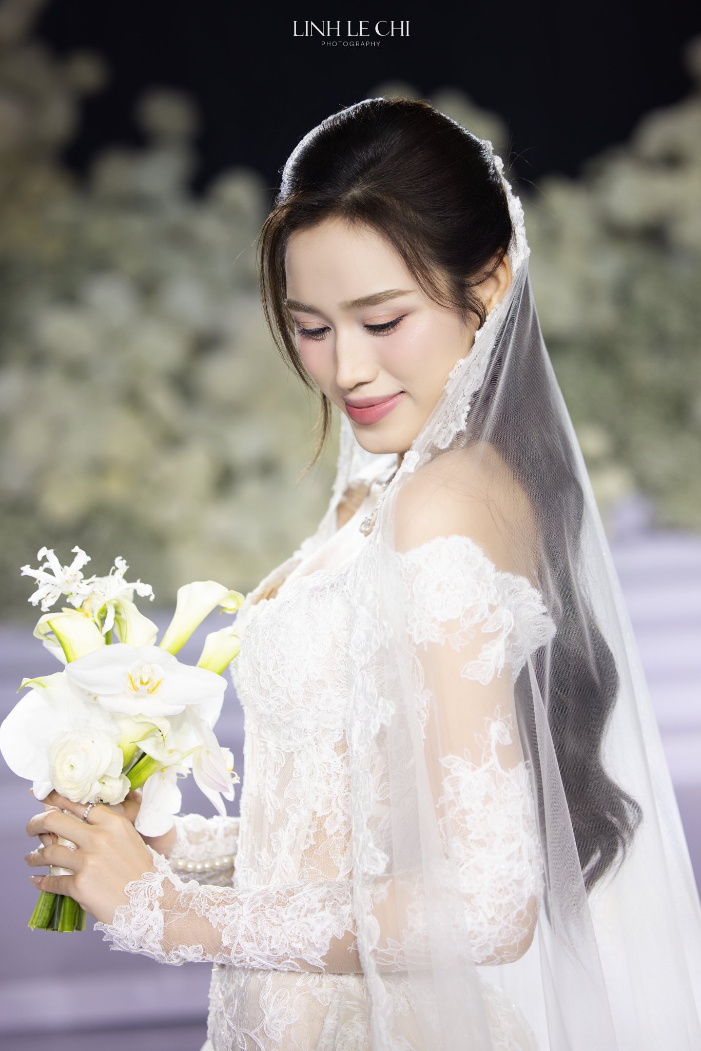 Bố mẹ chồng Đỗ Thị Hà gây ấn tượng tại tiệc cưới hoành tráng của con - Ảnh 11. Bố mẹ chồng Đỗ Thị Hà gây ấn tượng tại tiệc cưới hoành tráng của con - Ảnh 11.