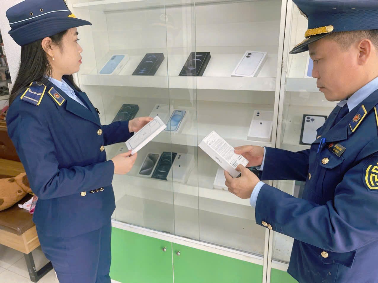 Phát hiện gần 600 vụ vi phạm hàng giả và chất lượng thực phẩm tại thanh hóa - Ảnh 2.