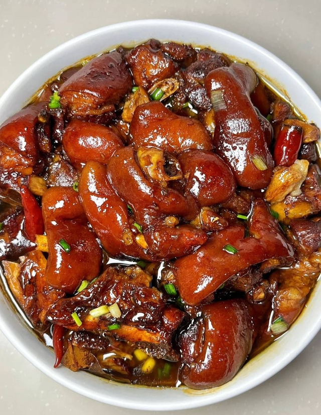 Đã tìm ra &quot;chất bôi trơn&quot; cho đầu gối: Người trung niên và cao tuổi nên ăn nhiều hơn sẽ giúp chân khỏe, lên xuống cầu thang dễ dàng - Ảnh 3.