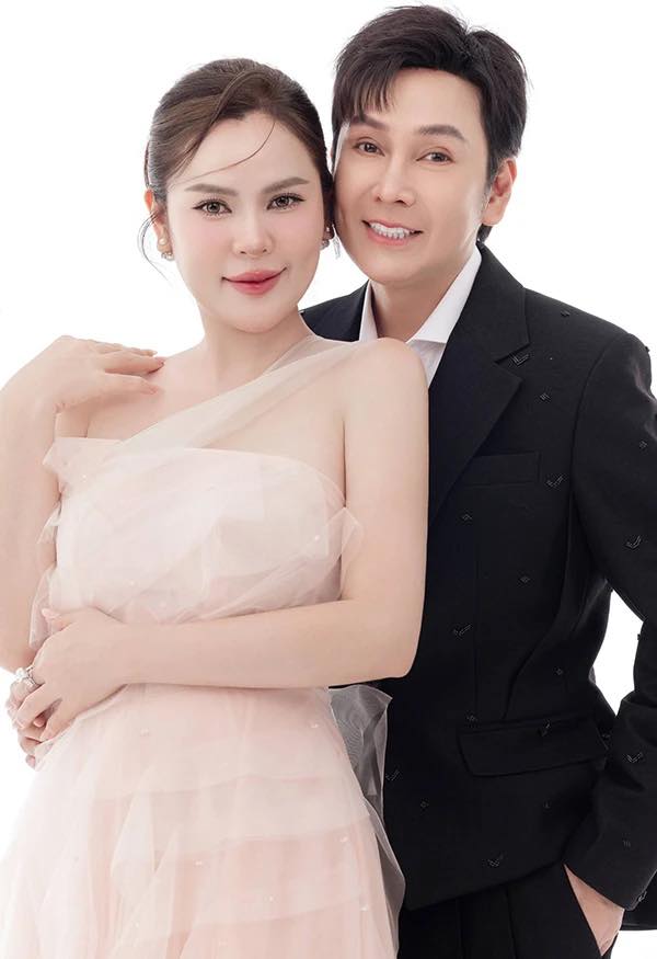 Thân thế Phương Lê - vợ nam NSƯT cải lương vừa có con ở tuổi U50 - Ảnh 7. Thân thế Phương Lê - vợ nam NSƯT cải lương vừa có con ở tuổi U50 - Ảnh 7.