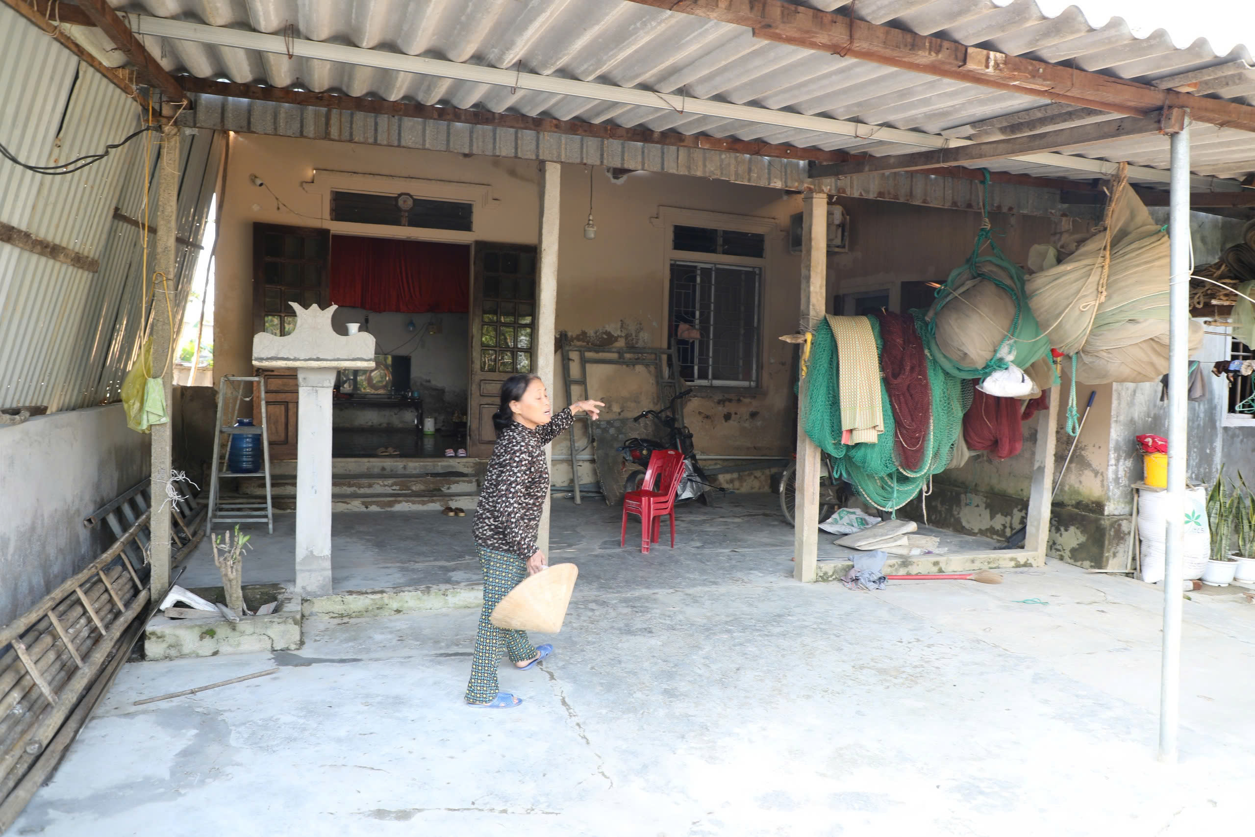 Tái định cư khẩn cấp, dân quanh năm chạy lụt dự án vẫn đứng yên - Ảnh 1.