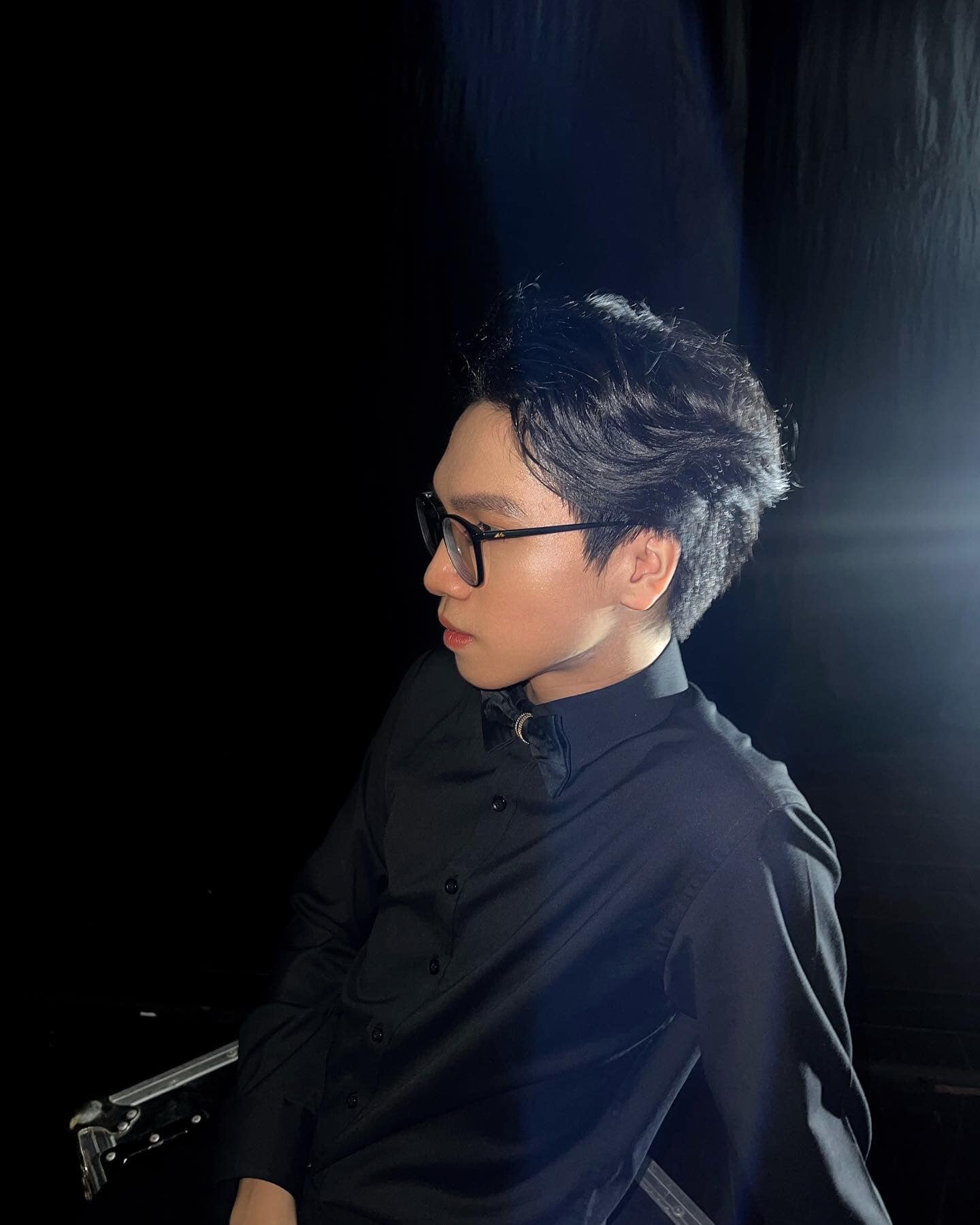 Vũ Tấn Đạt - con trai Trọng Tấn với giọng ca nội lực và ngọai hình điển trai - Ảnh 5. Vũ Tấn Đạt - con trai Trọng Tấn với giọng ca nội lực và ngọai hình điển trai - Ảnh 5.